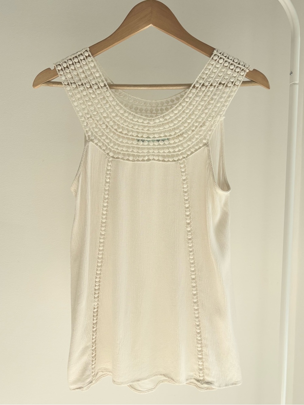 Maurices Cream Crochet Yoke Sleeveless Tank Top Size S